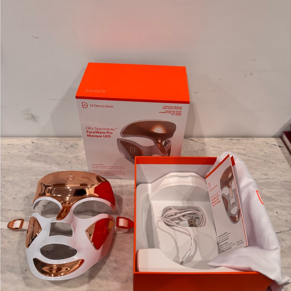 Dr. Dennis Gross SpectraLite FaceWare Pro LED Mask